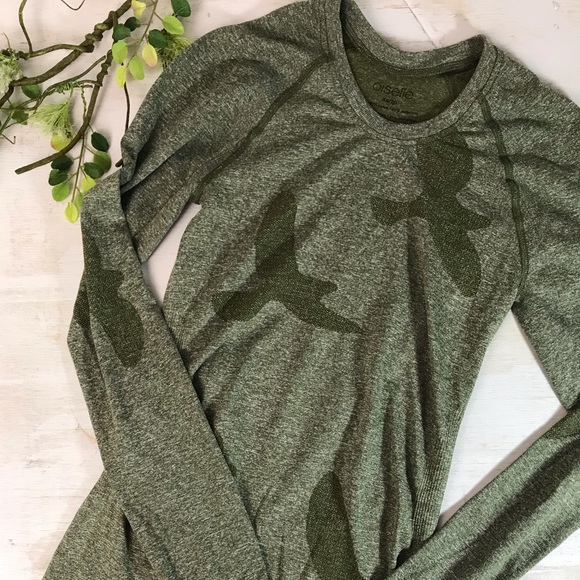 oiselle Tops - Oiselle Flyte Long Sleeved Fitted Top Extra Small